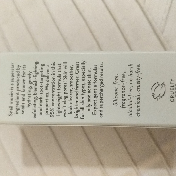 Oil Free Moisturizer - Picture 3 of 4